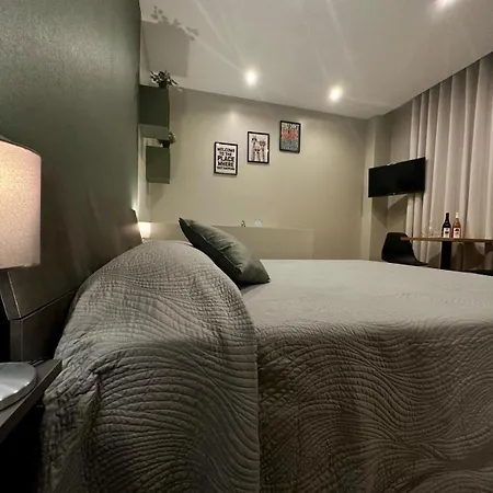 Qualora & Bed & Breakfast